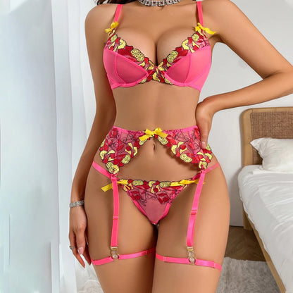 lingerie sexy en dentelle florale avec jarretières